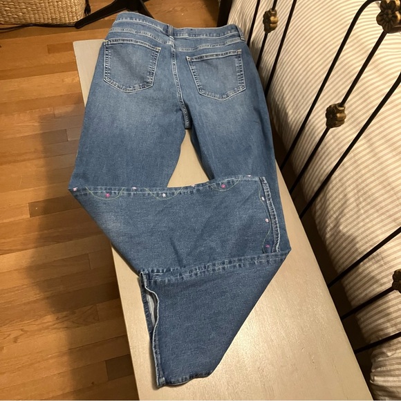 GAP Baby boot jeans w added hand embroidered flowers - Picture 7 of 10